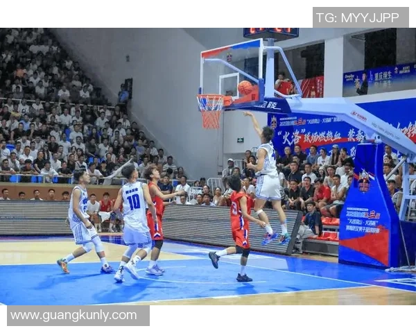 费内巴切与巴斯克的激烈对决展现篮球魅力与团队精神